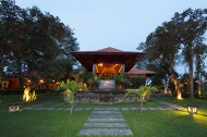 ejtcom_singgasana-1