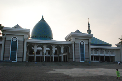 Menyusuri Kemegahan Masjid Al-Akbar