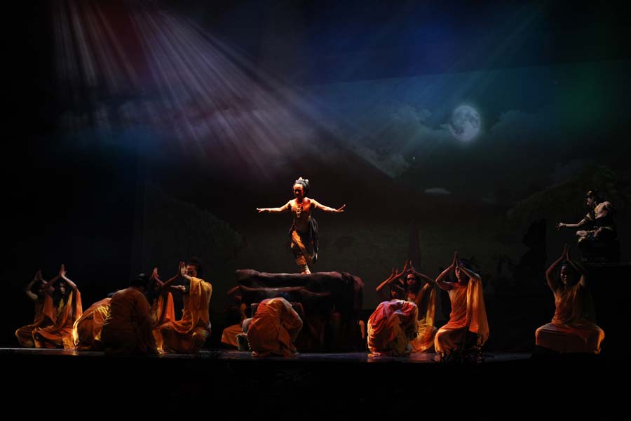 Opera Ken Dedes Berbalut Multimedia Art  eastjavatraveler.com